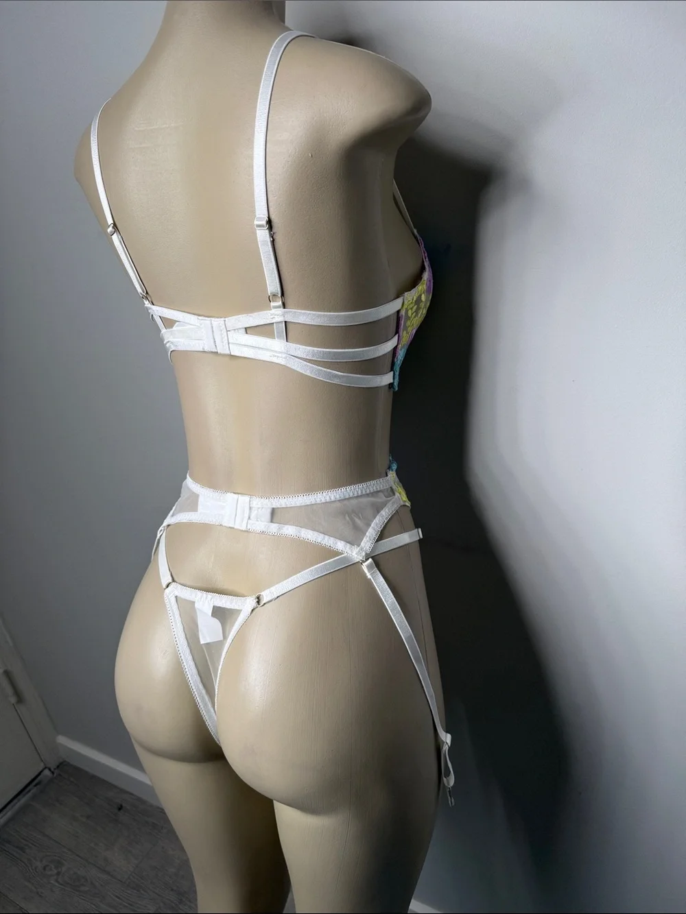 Delicate Floral Lace Bra & Garter Set - Pastel Multi